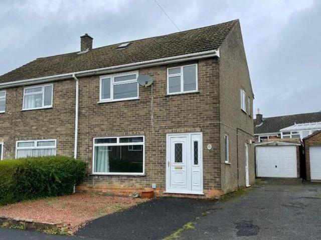 House for sale in Froggatt, East Midlands