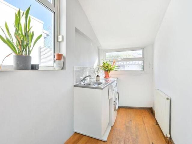 Farm for sale in Brondesbury, Greater London
