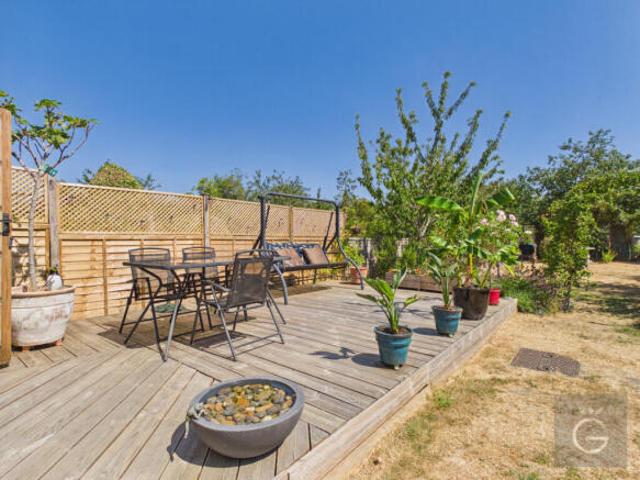 Farm for sale in Earley