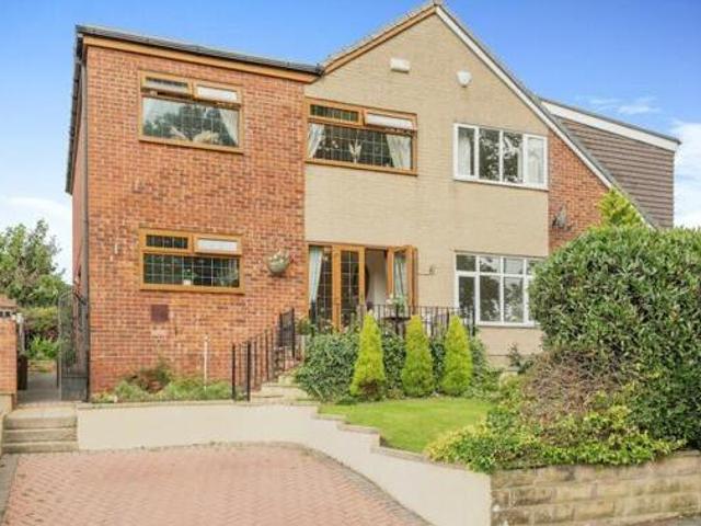 House for sale in Mirfield, West Yorkshire