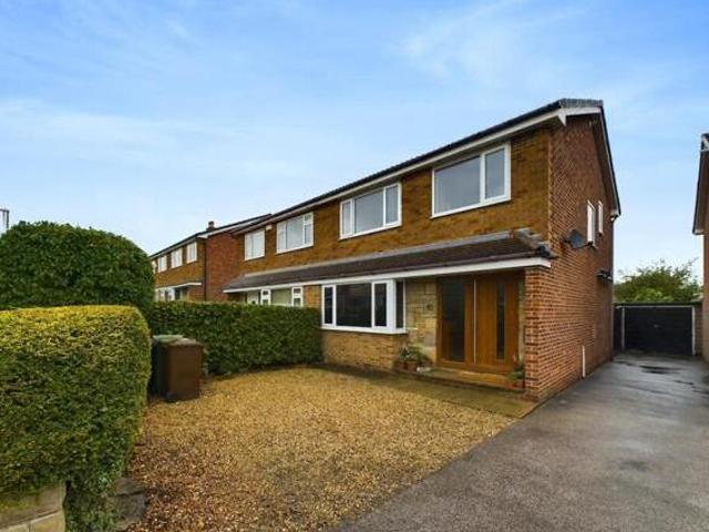 House for sale in London Park, Mirfield