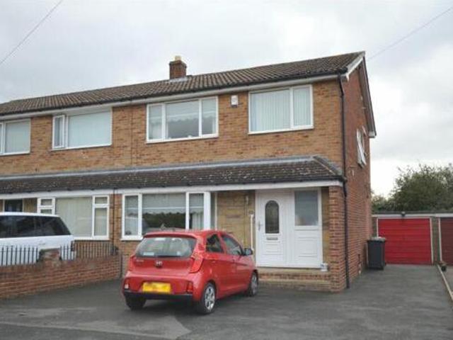 House for sale in London Park, Mirfield