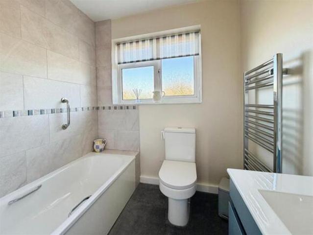 Farm for sale in Whitnash, Warwick