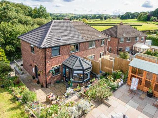 House for sale in Holmfirth, West Yorkshire