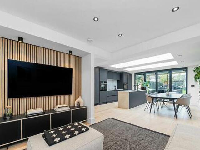 House for sale in Epping