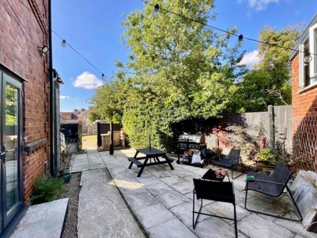 Farm for sale in Aston cum Aughton, Swallownest