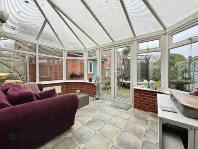Farm for sale in Drypool, Hull