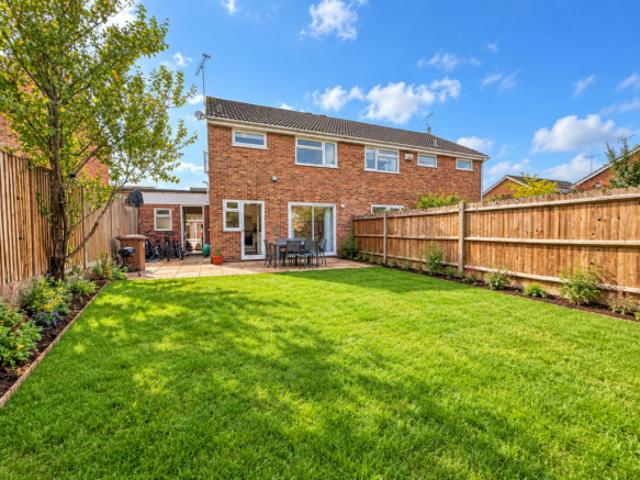 Farm for sale in Luton, England