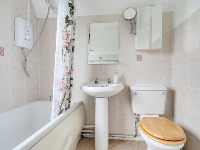Farm for sale in Dee Park, Reading