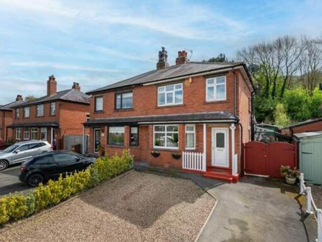 House for sale in West Chevin, Guiseley