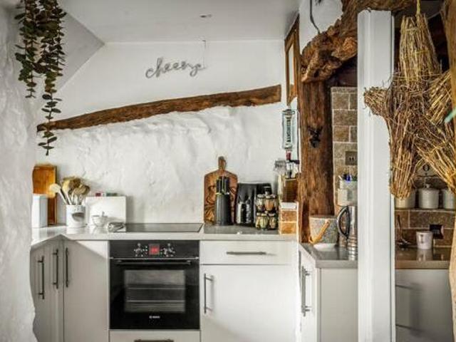 House for sale in Oxted, Hillview