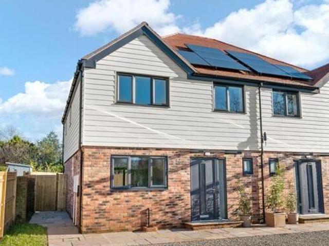 House for sale in Oxted, Hillview