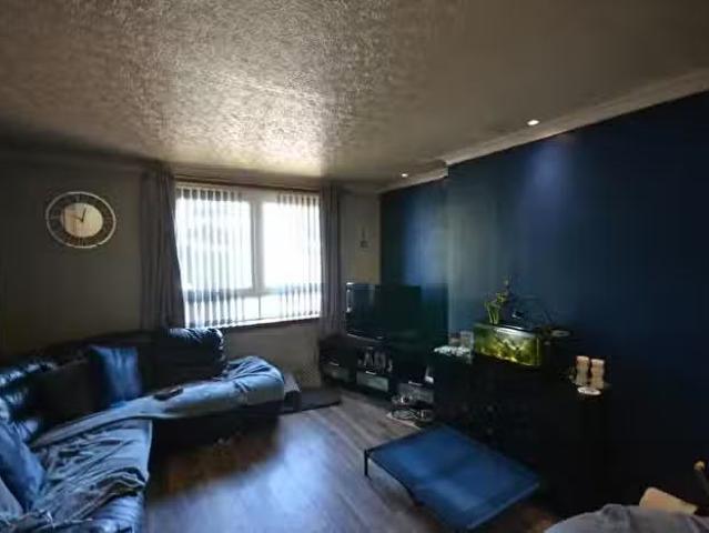 House for sale in Skares