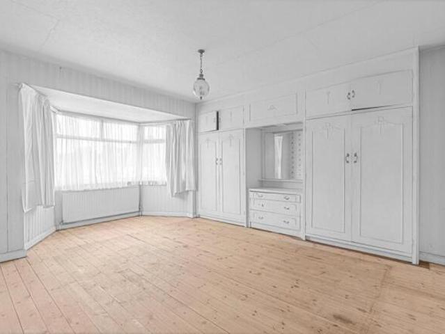 Farm for sale in Cassiobury Estate, Watford