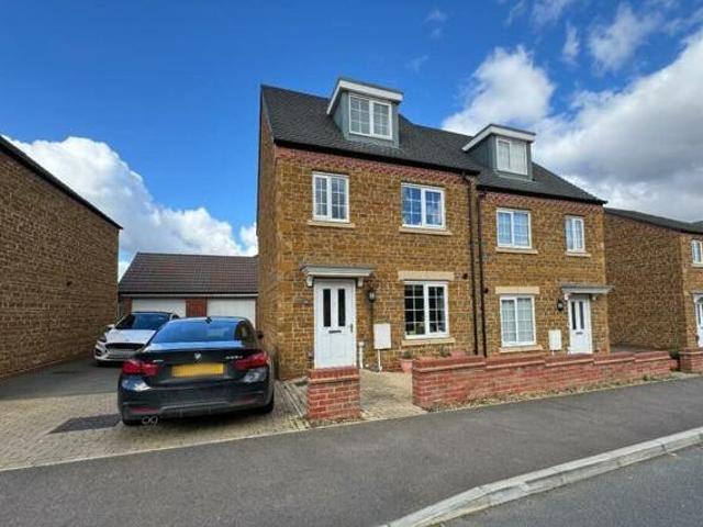 House for sale in Northampton, Northamptonshire