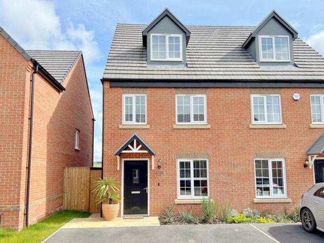 House for sale in Pontefract, West Yorkshire
