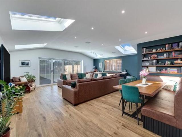 Farm for sale in Bedford Square, Houghton Regis