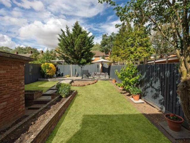 Farm for sale in Woodside Estate, Houghton Regis