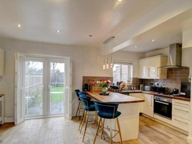 House for sale in Whitebushes, Red Hill