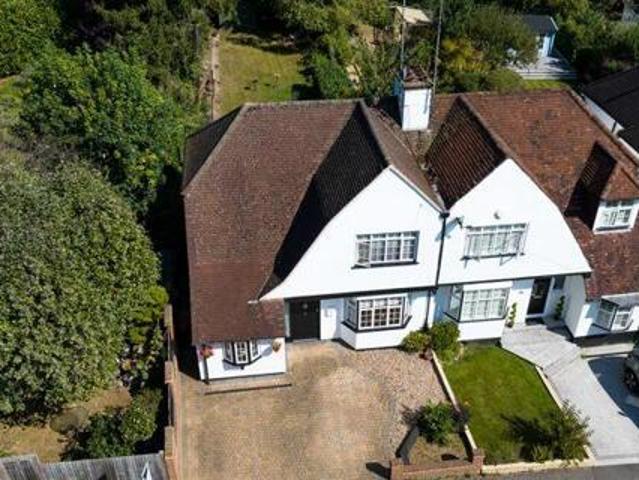 House for sale in Batchworth, Hertfordshire
