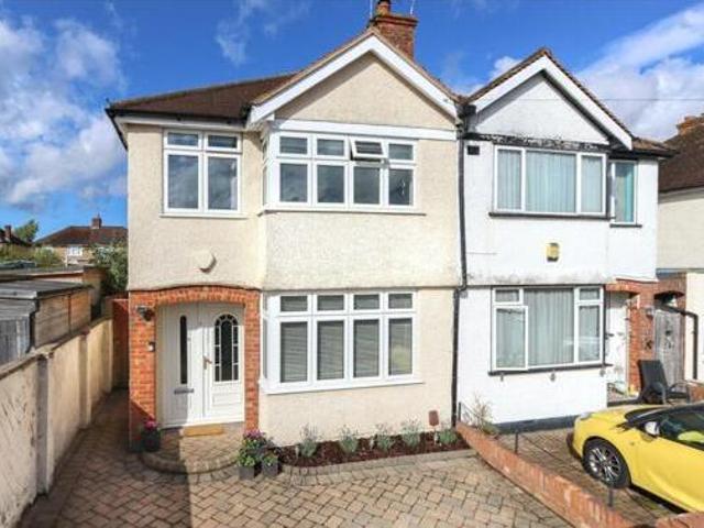 House for sale in Batchworth, Hertfordshire