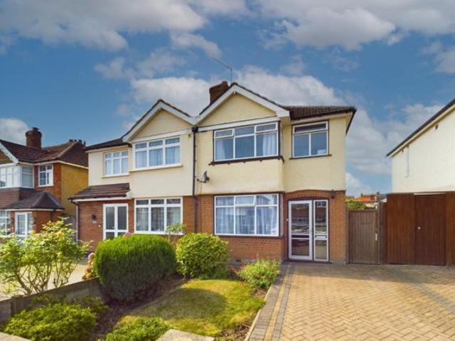 House for sale in Batchworth, Hertfordshire