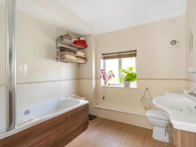Farm for sale in Brentford, Greater London