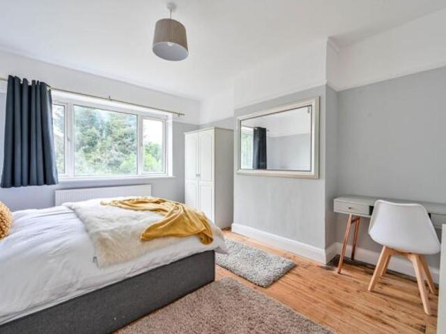 Farm for sale in Kingston Upon Thames, Greater London