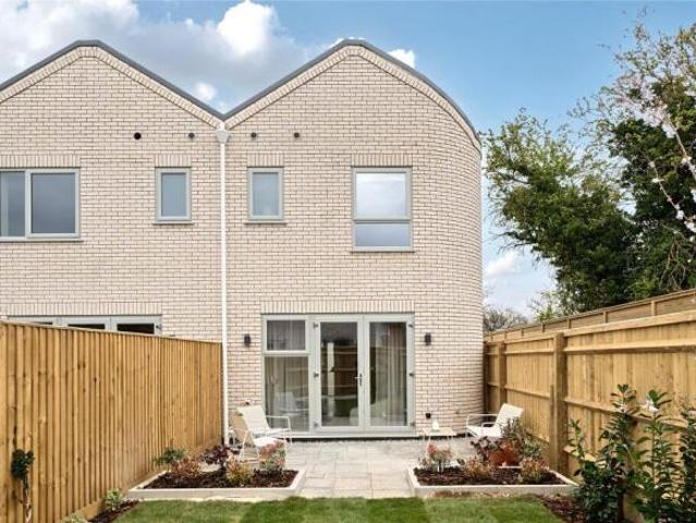 Farm for sale in Isleworth, Greater London