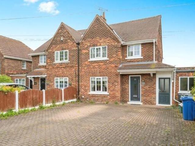 House for sale in Scawsby, South Yorkshire