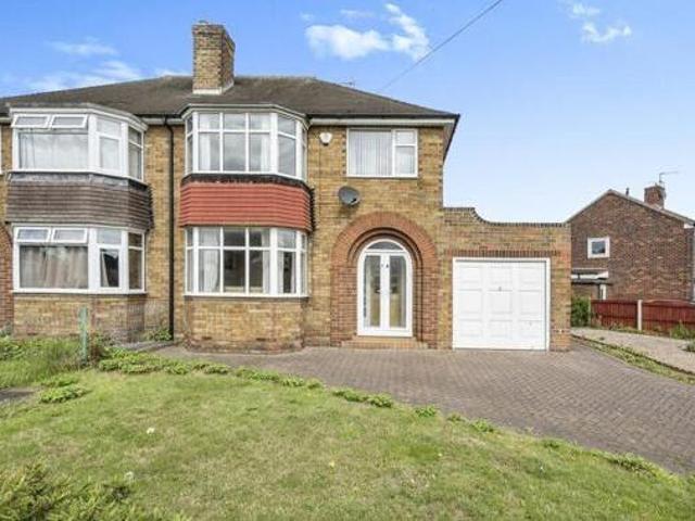 House for sale in Scawsby, South Yorkshire