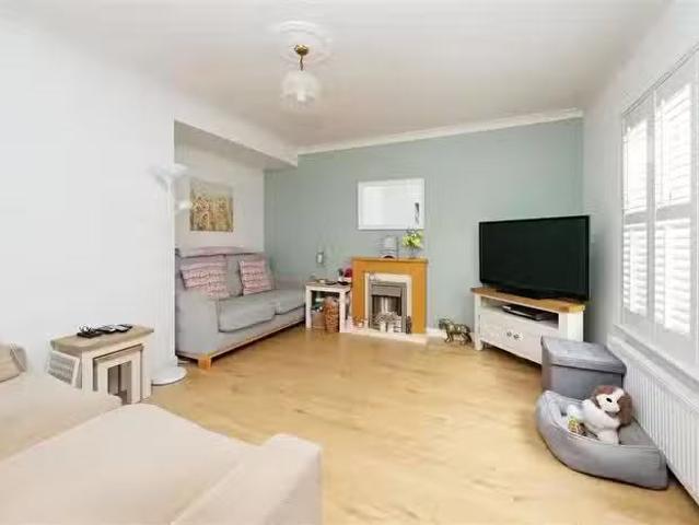 House for sale in Yiewsley