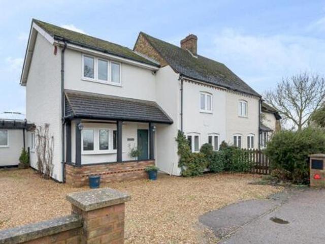 House for sale in Shefford, Bedfordshire