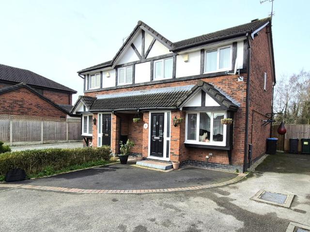 Farm for sale in Saltney, Wales