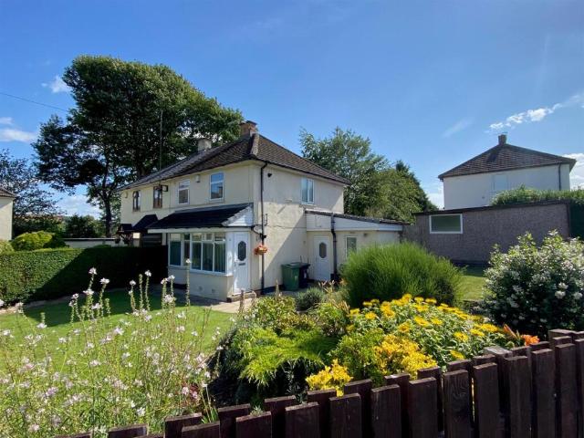 Semi Detached House for sale in Huddersfield