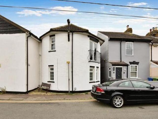 House for sale in Oad Street, Kent