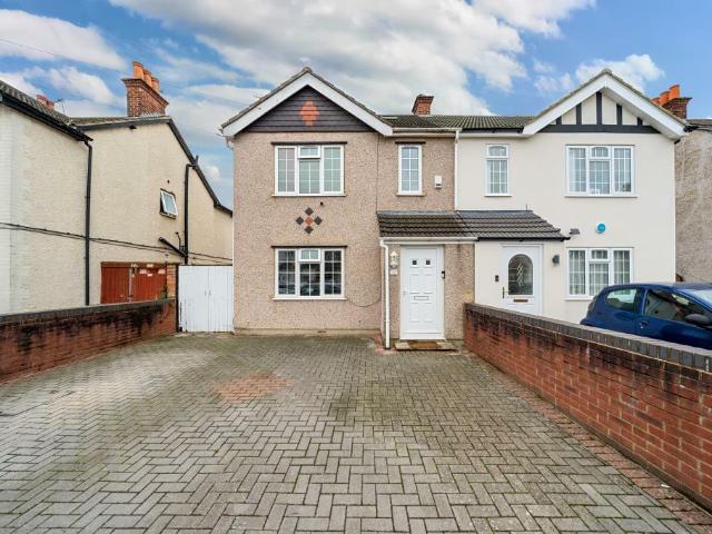 Semi Detached House for sale in Slough