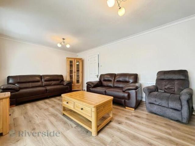 Farm for sale in Drypool, Hull