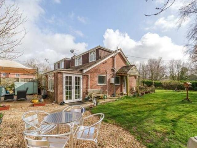 House for sale in Chilworth Old Village, Test Valley