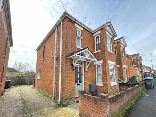 House for sale in Chilworth Old Village, Test Valley