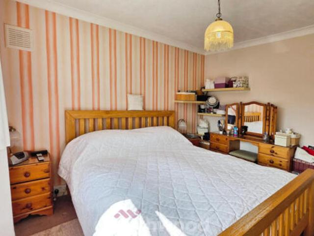 Farm for sale in Scawthorpe, South Yorkshire