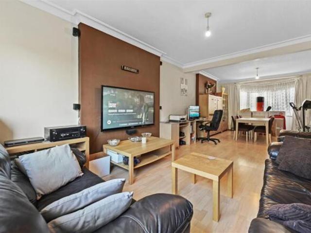 Farm for sale in London Borough of Ealing, Greater London