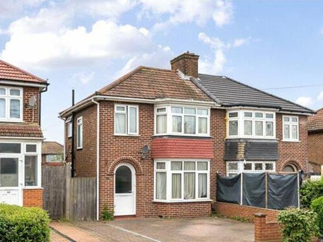 House for sale in Little Stanmore, Greater London