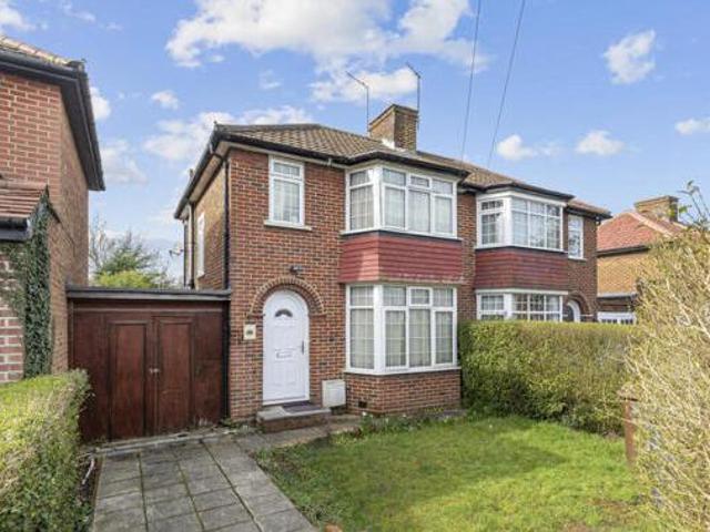 House for sale in Little Stanmore, Greater London