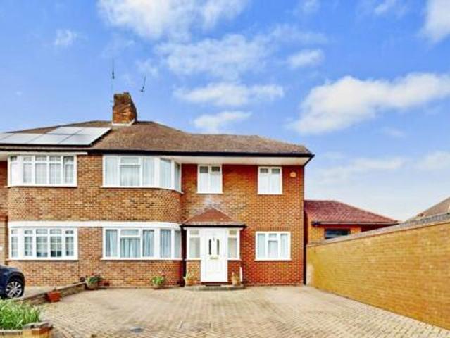House for sale in Little Stanmore, Greater London