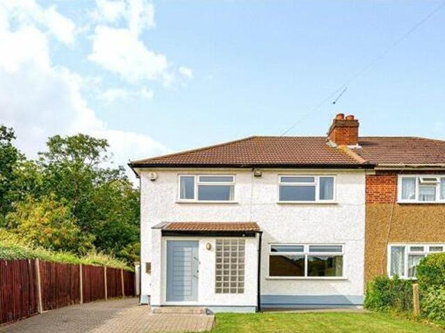 House for sale in Little Stanmore, Greater London