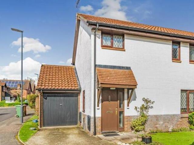 House for sale in Little Stanmore, Greater London