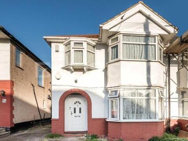 House for sale in Little Stanmore, Greater London