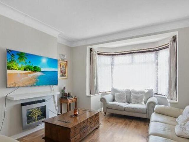 House for sale in Little Stanmore, Greater London