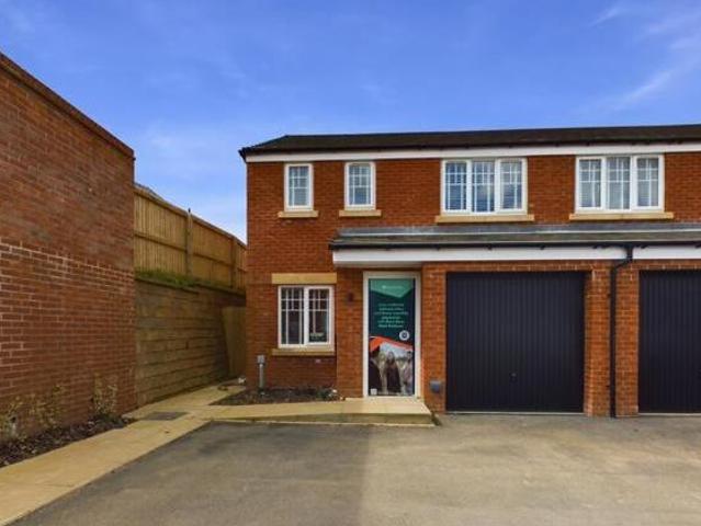 House for sale in Stone, Baswich